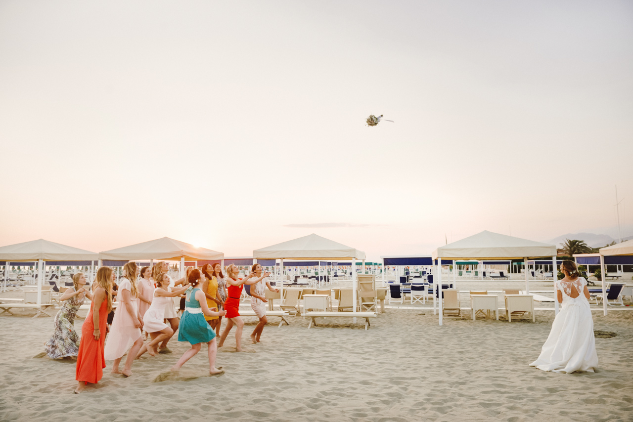 #nextdoorbride by mitia wedding photographer in italy