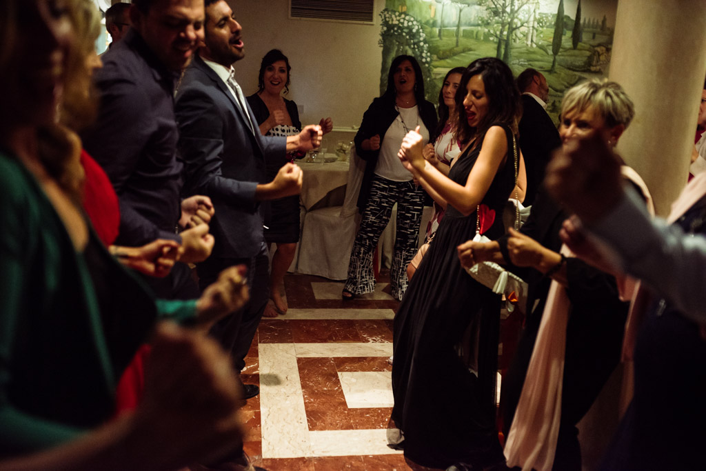 #nextdoorbride by mitia wedding photographer in italy